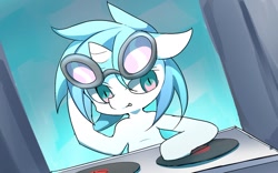 Size: 1023x637 | Tagged: safe, artist:skippy_the_moon, character:dj pon-3, character:vinyl scratch, female, solo