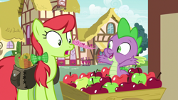 Size: 1280x720 | Tagged: safe, screencap, character:peachy sweet, character:spike, species:dragon, species:earth pony, species:pony, episode:triple threat, g4, my little pony: friendship is magic, apple, apple family member, food