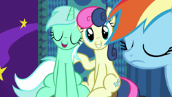 Size: 1920x1080 | Tagged: safe, screencap, character:bon bon, character:lyra heartstrings, character:rainbow dash, character:sweetie drops, episode:grannies gone wild, g4, my little pony: friendship is magic, adorabon, cute, lyrabetes, photobomb, sitting