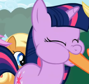 Size: 181x171 | Tagged: safe, screencap, character:applejack, character:twilight sparkle, episode:friendship is magic, g4, my little pony: friendship is magic