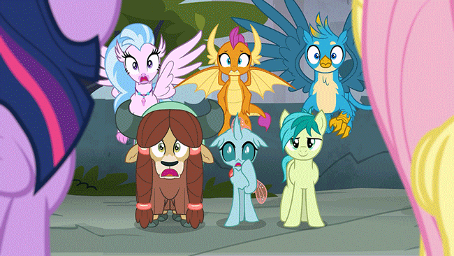 Size: 650x366 | Tagged: safe, screencap, character:fluttershy, character:gallus, character:ocellus, character:sandbar, character:silverstream, character:smolder, character:twilight sparkle, character:twilight sparkle (alicorn), character:yona, species:alicorn, species:changedling, species:changeling, species:classical hippogriff, species:dragon, species:earth pony, species:griffon, species:hippogriff, species:pony, species:reformed changeling, species:yak, episode:school daze, g4, my little pony: friendship is magic, animated, bow, cloven hooves, colored hooves, dragoness, female, gif, hair bow, jewelry, male, monkey swings, necklace, student six, sudden realization, teenager