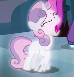 Size: 600x621 | Tagged: safe, screencap, character:blue cutie, character:sweetie belle, species:pony, species:unicorn, episode:for whom the sweetie belle toils, background pony, cropped, female, filly, foal, horn, mare, offscreen character, scared, screaming, solo focus, stuck, sweetie belle is a marshmallow too