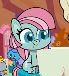 Size: 510x562 | Tagged: safe, screencap, character:minty, species:earth pony, species:pegasus, species:pony, g4.5, my little pony:pony life, spoiler:pony life s01e07, chibi, eating, female, foal, mare, solo focus, the trail less trotten, unshorn fetlocks
