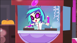 Size: 598x339 | Tagged: safe, screencap, character:dj pon-3, character:vinyl scratch, equestria girls:equestria girls, g4, my little pony:equestria girls, fall formal, solo, this is our big night