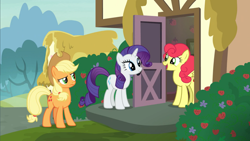 Size: 1600x900 | Tagged: safe, screencap, character:applejack, character:rarity, character:strawberry sunrise, species:earth pony, species:pegasus, species:pony, species:unicorn, episode:honest apple, g4, my little pony: friendship is magic, apple family member, big smile, food, happy, smiling, strawberry, trio, unsure, worried